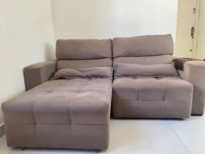 Sofá Retrátil e Reclinável - Muito Confortável e Bem Conservado