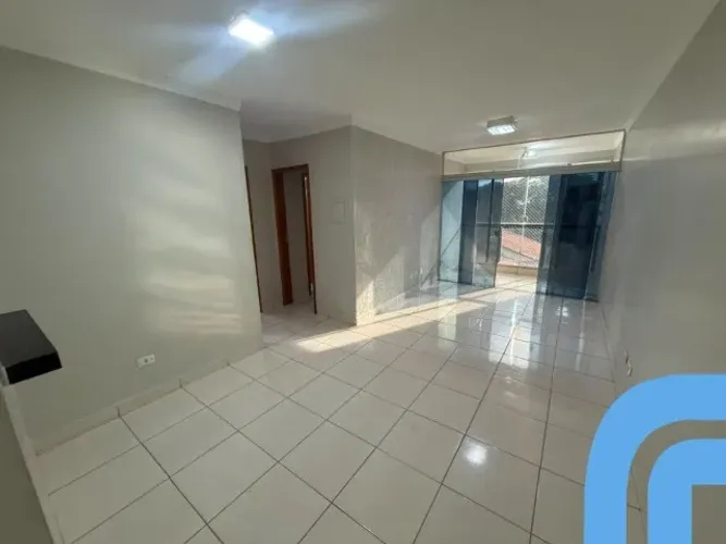 Apartamento de 2Q c/ suíte + banheiro social, elevador e garagem no Sudoeste, completo em