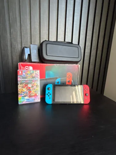 Nintendo Switch semi novo , com jogo mariokart 8 