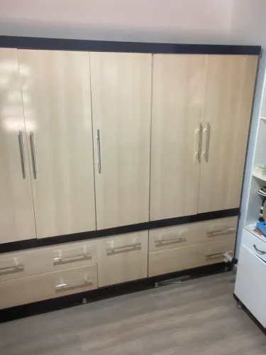 Vendo guarda-roupa de casal entrego e monto