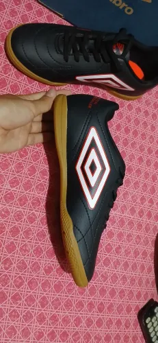 Vende-se Chuteira de futsal 