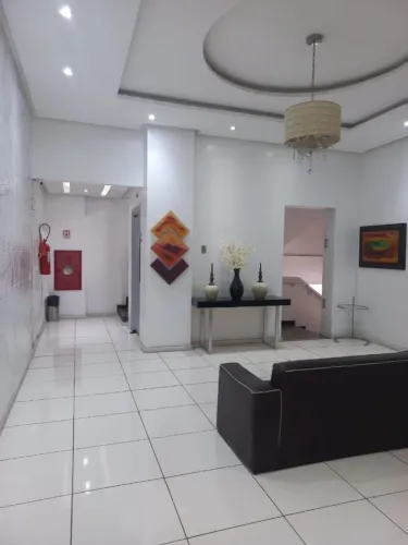 Alugo sala comercial na Alcindo Cacela , esquina com Oliveira Belo