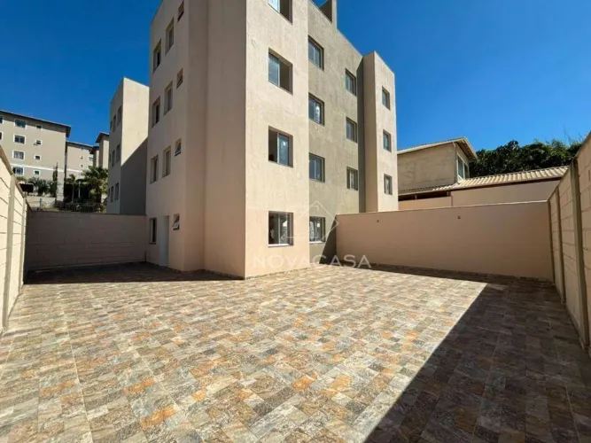 Apartamento Garden com 2 dormitórios à venda, 138 m² por R$ 410.000,00 - Frei Leopoldo - B