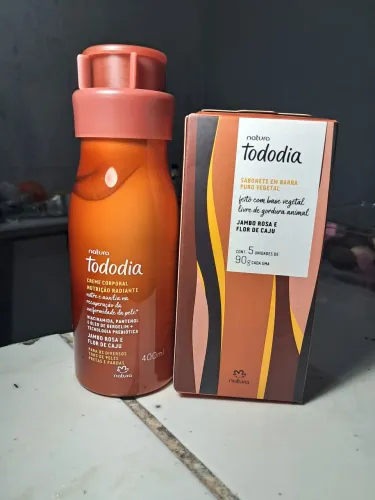 Kit natura, creme corporal e sabonete - jambo rosa e flor de caju
