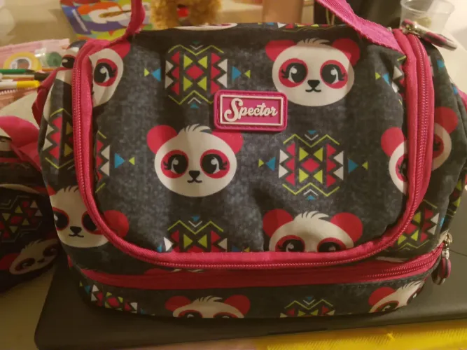 Kit mochila ,bolsa ,lancheira termica e estojo!!!linda.