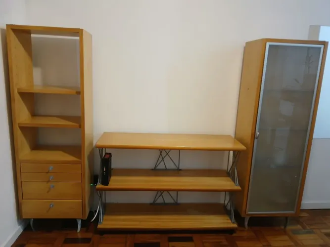 Venda em conjunto ou separadamente. Estante (R$250,00), rack (R$400,00)e cristaleira (250)