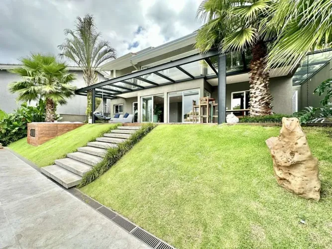 Imóvel para venda tem 463 m2, 4 quartos em Jardim Indaiá - Embu das Artes - SP