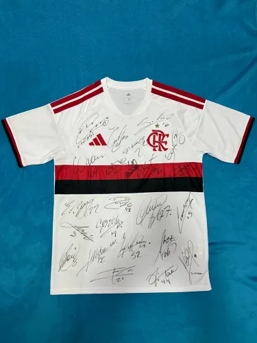 Camisa branca Flamengo autografada