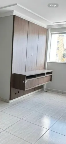 Rack com painel de TV planejado amadeirado - ótimo estado