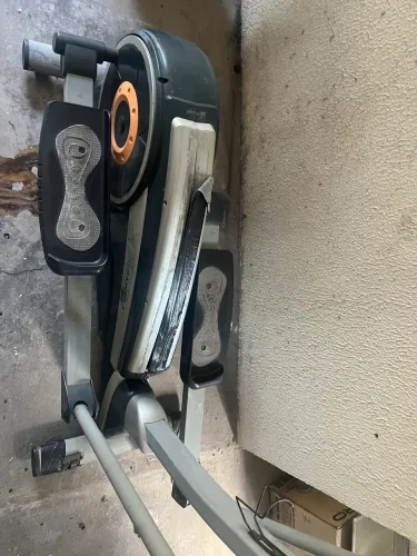 Aparelho de musculação elíptico