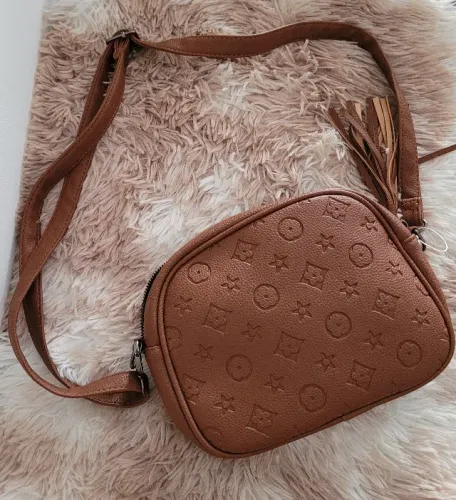 Bolsa linda, nova, maravilhosa nude