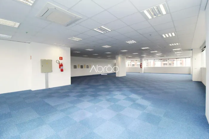 Laje Comercial semimobiliada com 484 m² no Alto da Glória Localização Estratégica e Infra
