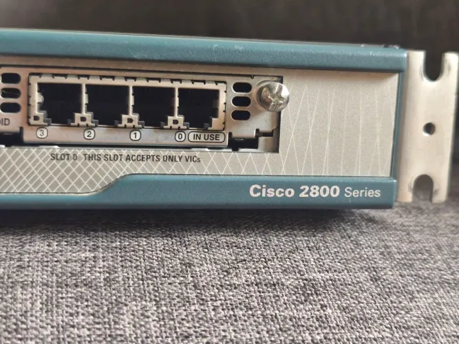 Roteador Cisco 2801 Series (Model 2801)