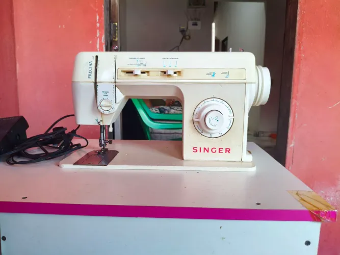Máquina de costura Singer