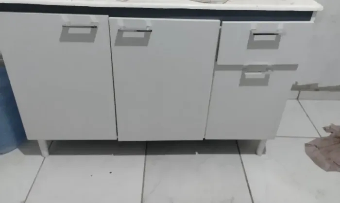 Móveis usados tem mais um sofá de 3 lugares