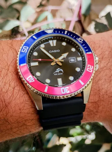 Relógio CASIO DURO MDV 106 Pepsi 200m NOVO