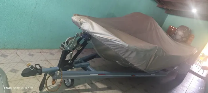 Lancha leveforte com motor 115 hp zero nem 4 horas na agua