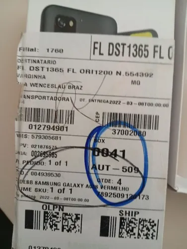 Vendo um celular Samsung