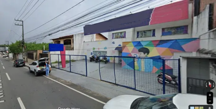 Casa duplex com 15 salas no Cohafuma