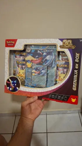Pokemon 30 anos - Box Greninja EX - Inglês