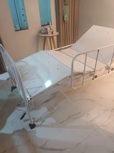 Cama hospitalar em perfeito estado!