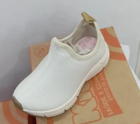 Tênis infantil volta as aulas 