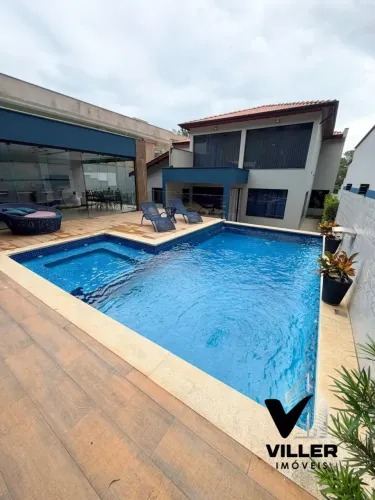 Casa de Alto Padrão com Arquitetura Moderna e Acabamento Preminum