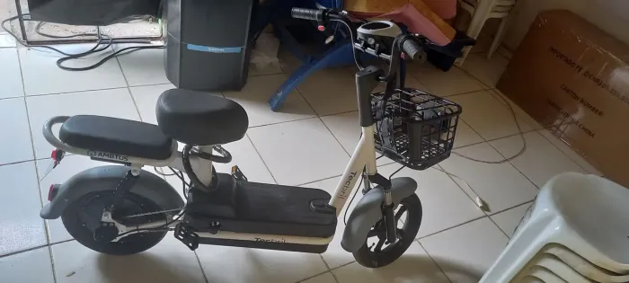 Bicicleta elétrica à venda em estado de nova