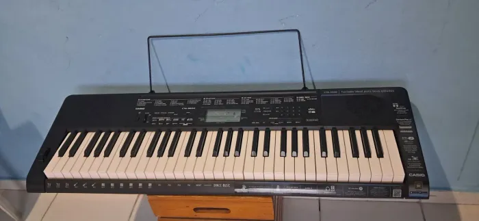 Teclado musical cassio