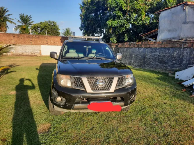 Nissan Frontier SV AT. CD 4X4 2.5 TB Dies. Aut. 2015