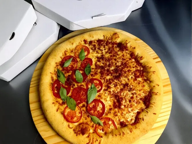 Pizza Grande + borda recheada 
