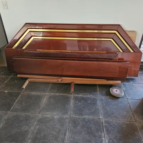 Cama de mogno da Mainline
