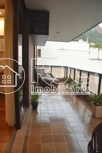 Imóvel para venda possui 165 metros quadrados com 4 quartos em Tijuca - Rio de Janeiro - R