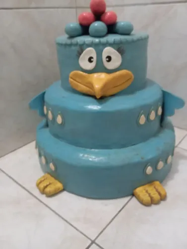 Bolo Fake Galinha Pintadinha de biscuit