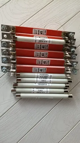 Base com fusível para transformador de potencial (TP) 15KV