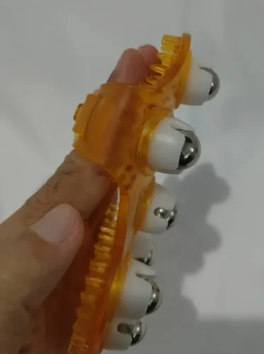 Escova de Massagem corporal com Esferas de Aço