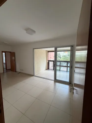 Porta sacada 3 folhas alumínio e vidro 2,90x2,30 