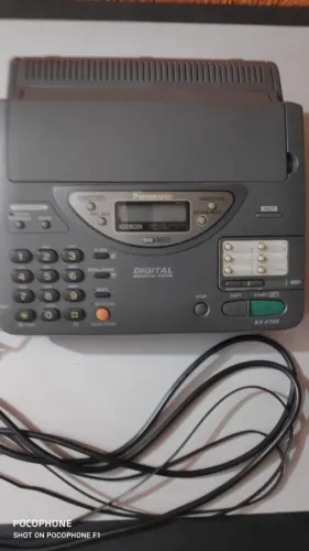 Fax Panasonic KX-F700 com Telefone, Secretária Eletrônica e Função Cópia