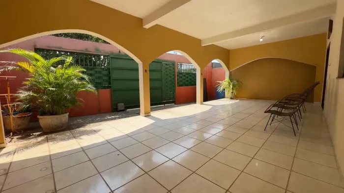 ALUGO CASA COM 3 QUARTOS NO JARDIM IMPERIAL VÁRZEA GRANDE/MT