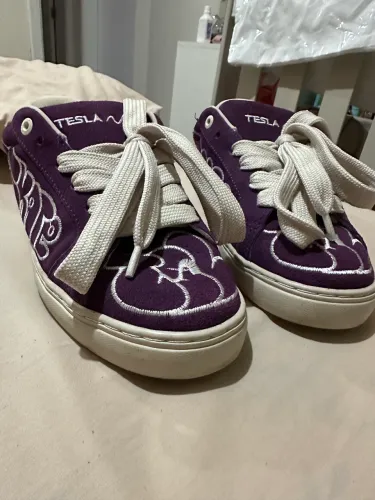 Vendo tênis tesla original
