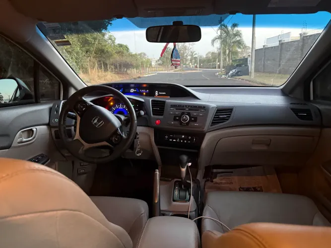 Honda Civic Sedan LXS 1.8/1.8 Flex 16V Aut. 4P 2014