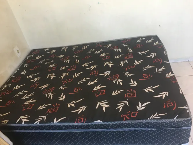 Semi novo cama Box casal