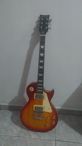 Guitarra Michael modelo Les Paul usada. Não envio. Somente retirada.
