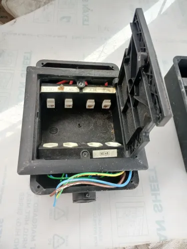 Caixa de tomada para piso elevado 