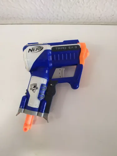 Lança Dardos Pistola Nerf Elite Triad - Hasbro
