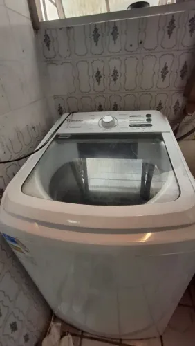 Vendo  Gelaeira , maquina de lavar , ar-condicionado,  TV. Guarda roupa 