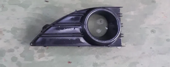 Moldura farol de milha lado esquerdo fluence