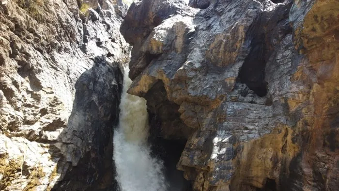 32 hectares com cachoeira