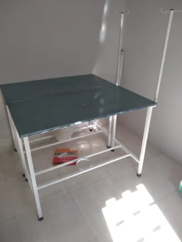 Mesa para clínica veterinária 