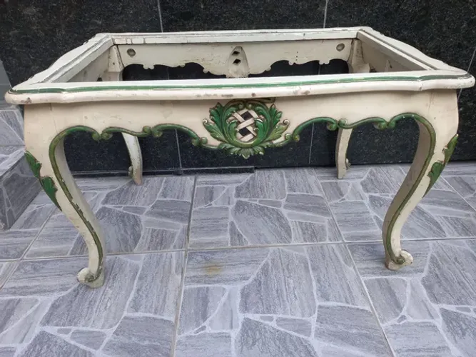 Mesa de centro Luiz XV sem o tampo antiga